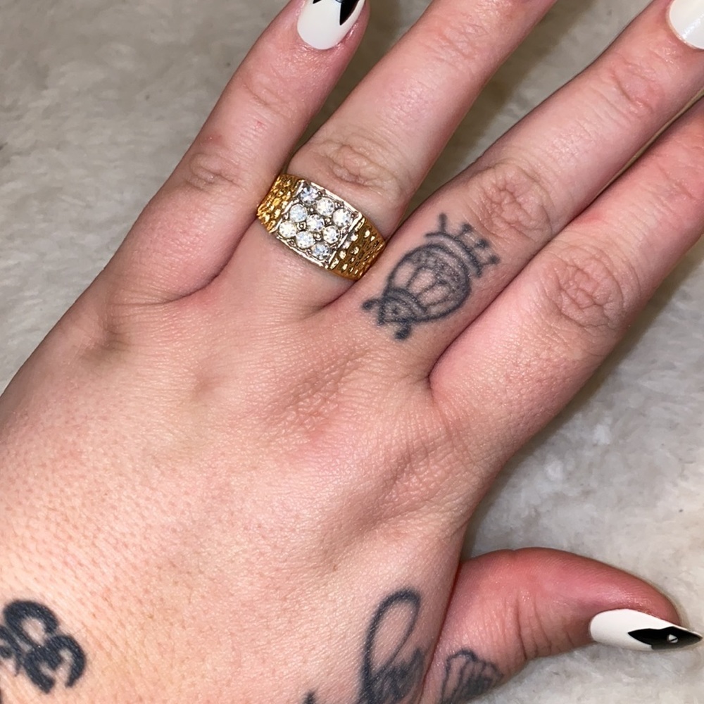 ⬇️Size 11 18KT G.E. hammered ring - Picture 2 of 5